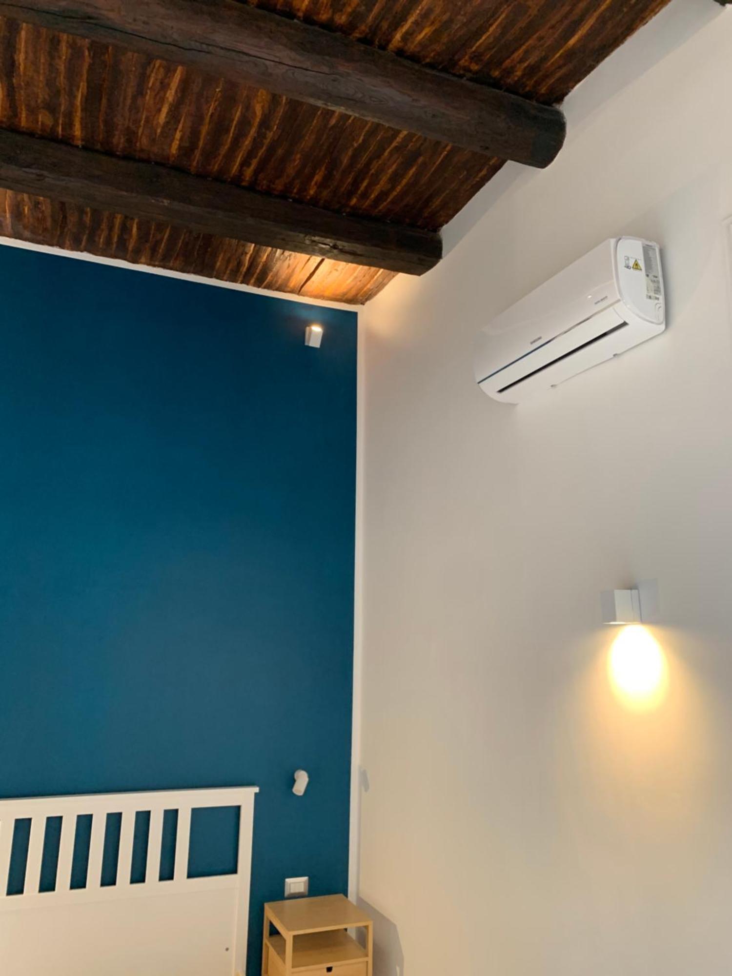 Fafa Apartment City Center Napoli Bagian luar foto