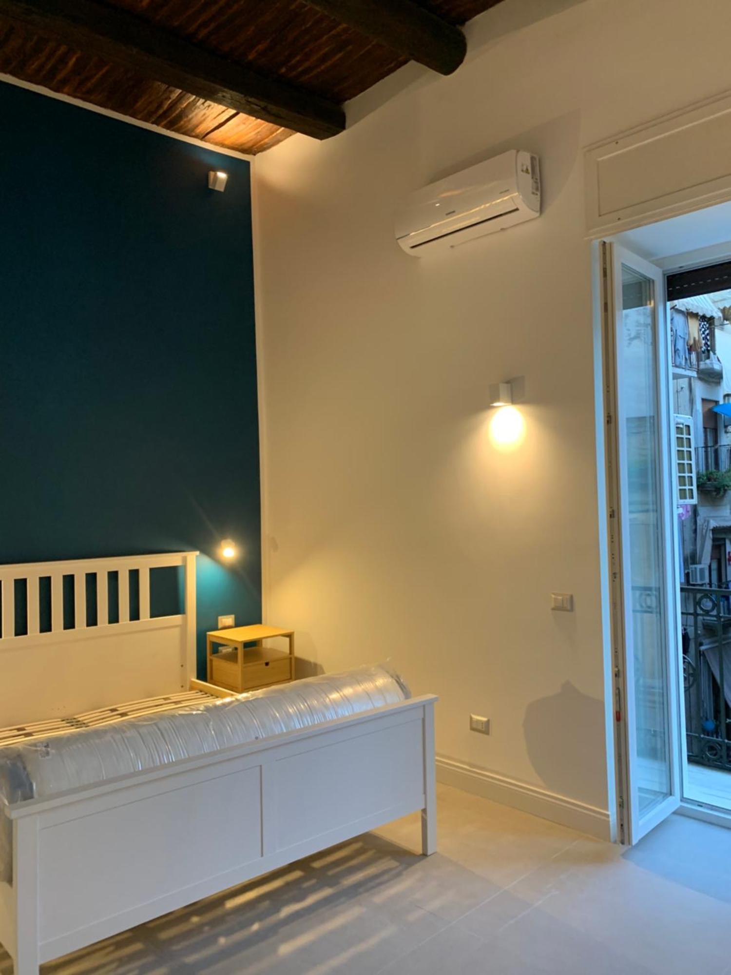 Fafa Apartment City Center Napoli Bagian luar foto