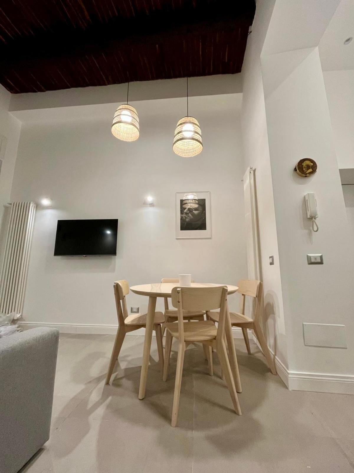 Fafa Apartment City Center Napoli Bagian luar foto