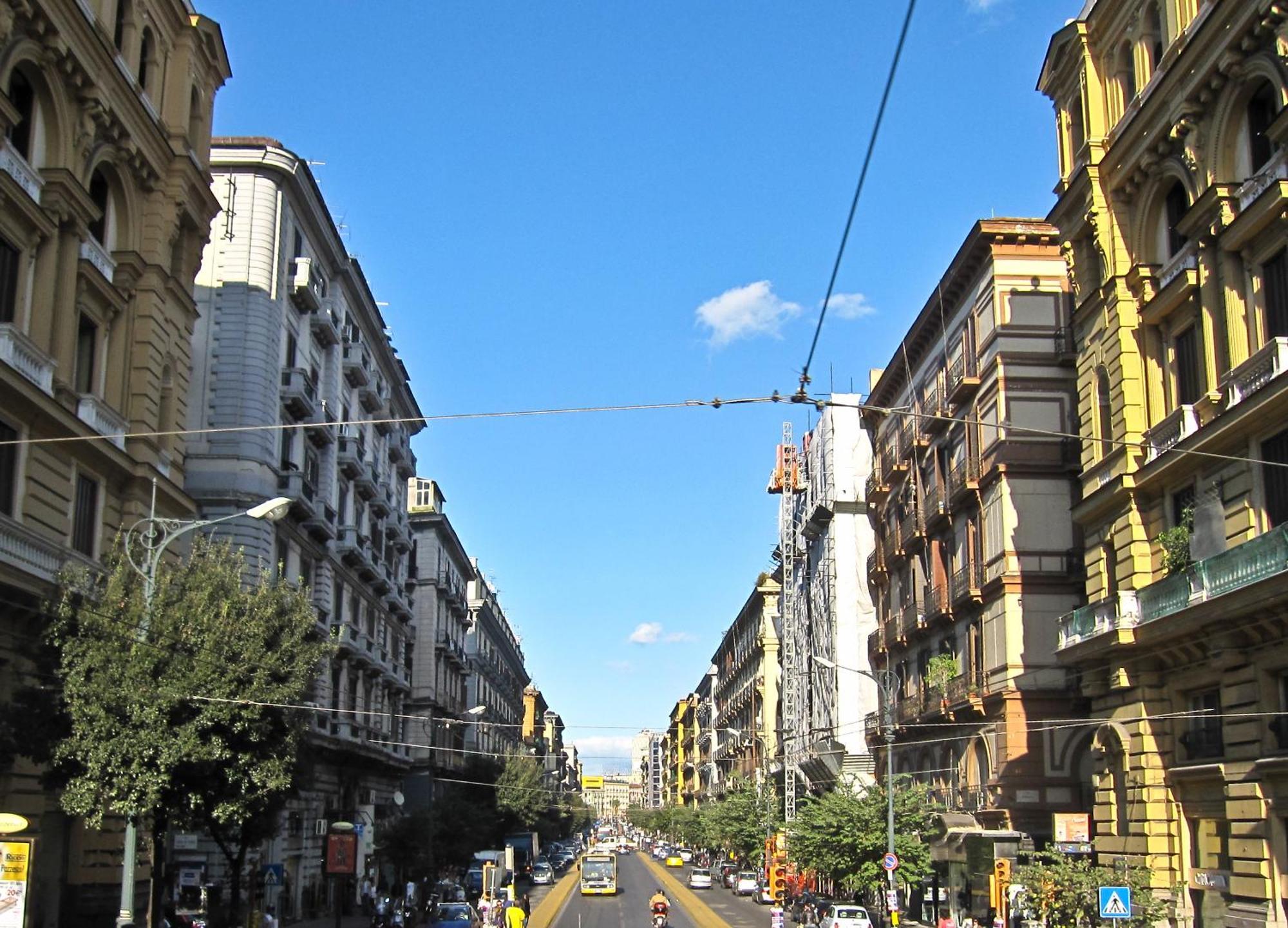 Fafa Apartment City Center Napoli Bagian luar foto